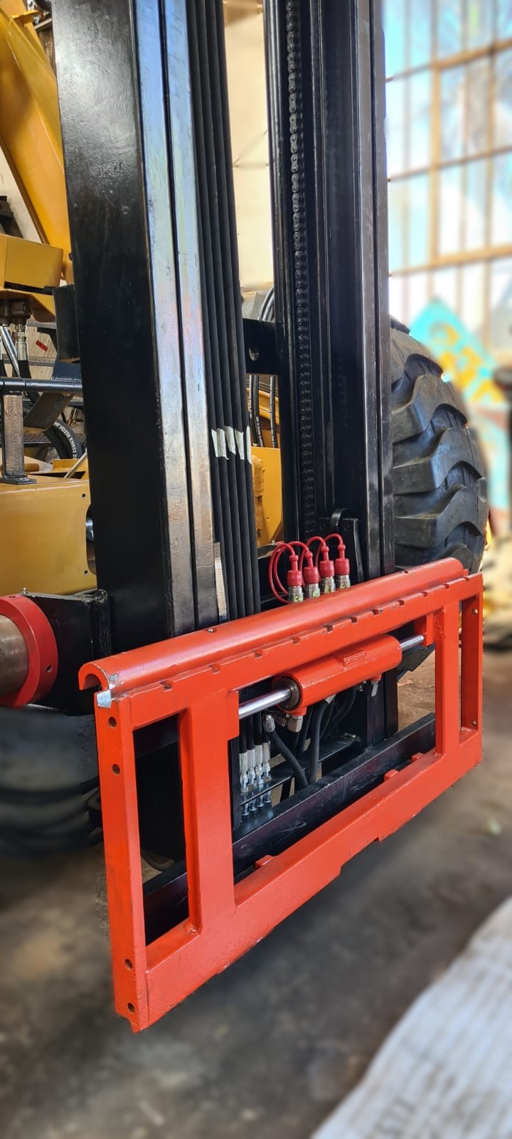 Bell 220 Forklift Standard with Extra Brick Grabber Attachment (Quick Coupler)